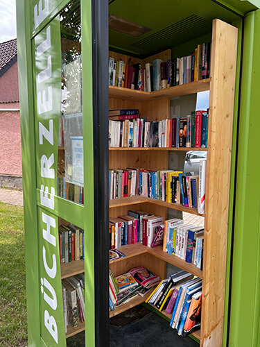 Osteraktion Buecherzelle Schartau Bücherzelle Magdeburg
